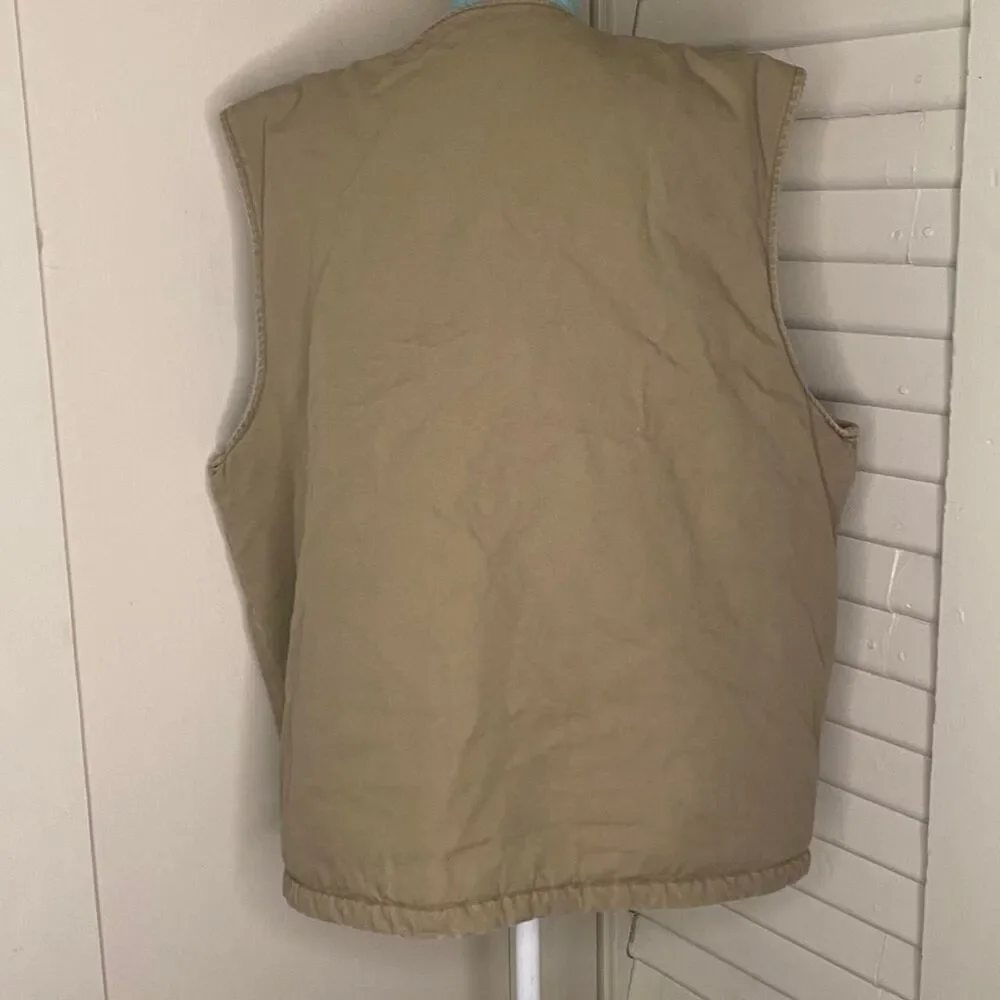 Woolrich Men's Cream and Tan vest - Picture 6 of 7